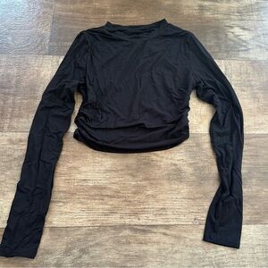 NWOT HALARA black long sleeve crop top with ruched sides